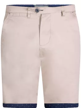 Short Beige clair à revers contrastés et poches