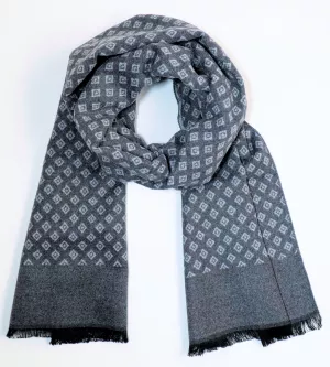 Echarpe légère grise taille 30x180cm motif losanges