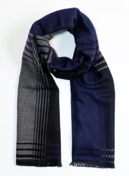 Echarpe noire et marine taille 30x180cm motif carreaux