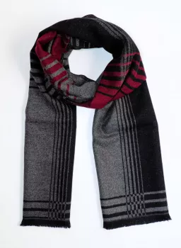 Echarpe noire et rouge taille 30x180cm motif carreaux